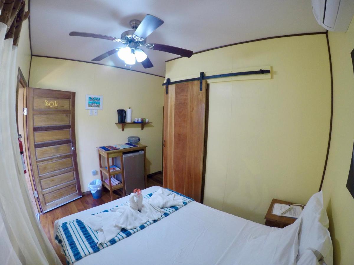 Chila'S Accommodations Caye Caulker Εξωτερικό φωτογραφία